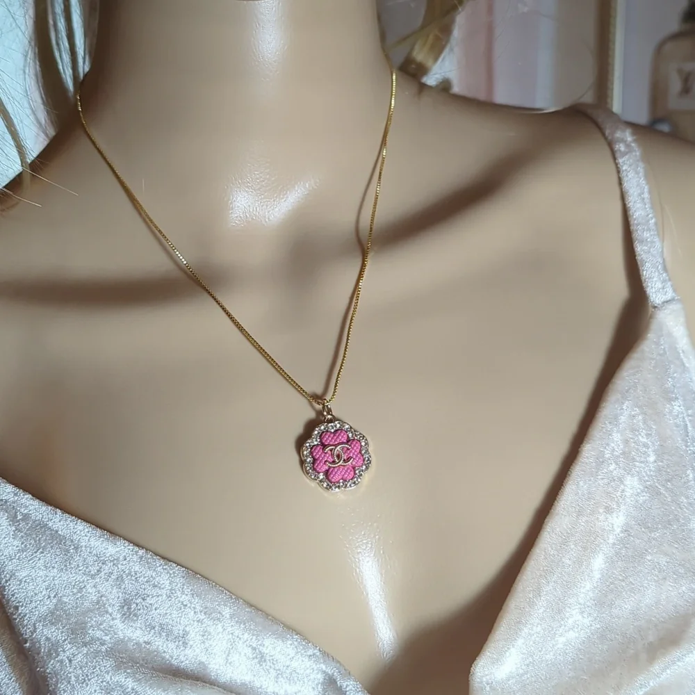 Chanel Necklace - Picture 3 of 8